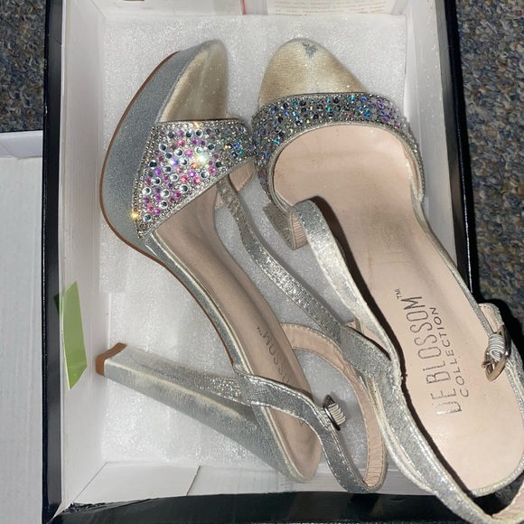 DE BLOSSOM WOMENS HEEL SIZE 9 - Picture 3 of 4
